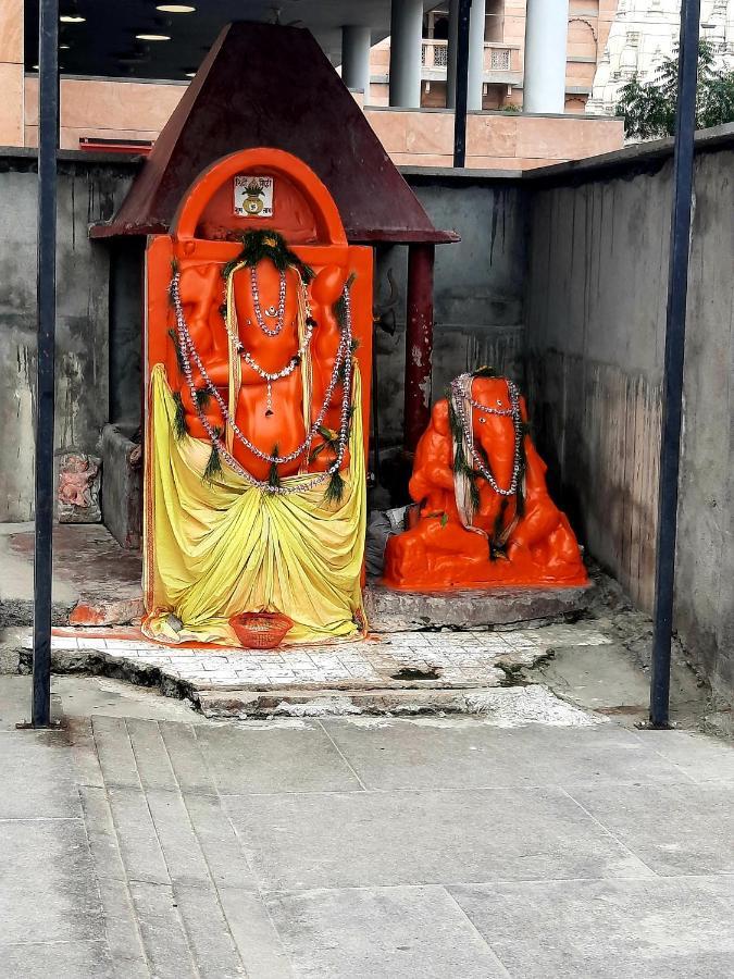 Anand Kanan Varanasi Bagian luar foto
